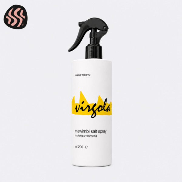 Spray texturizzante Mawimbi Salt Spray di Virgola, 100% vegano, nel flacone bianco da 200 ml con erogatore nero per volume, onde morbide e movimento.
